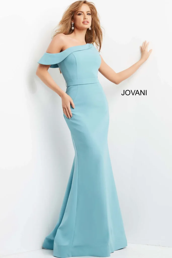 Sophisticated seafoam green couture gown by Madelange Laroche.